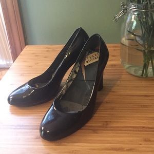 Black patent leather stuart weitzman pumps